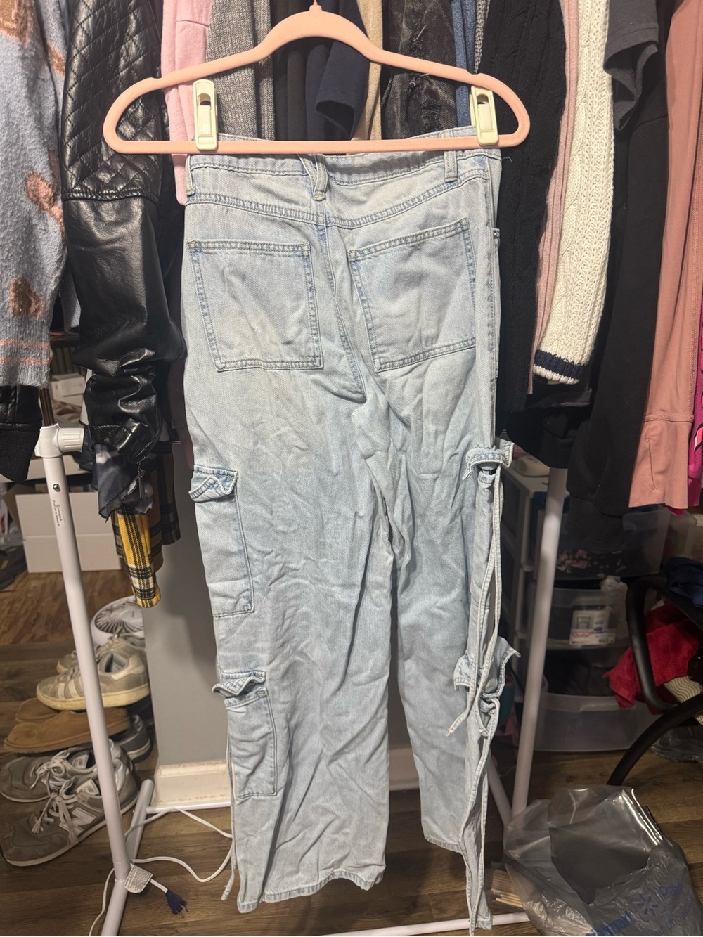 No Boundaries Light Blue Wide-Leg Cargo Jeans with Tie Details - Picture 5 of 5